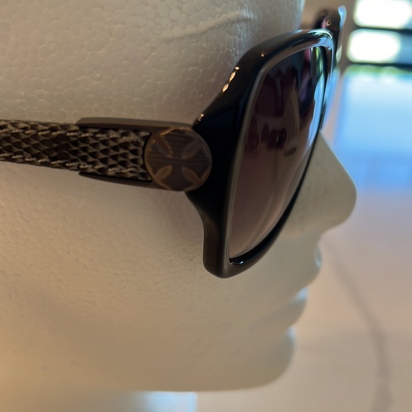 Mark Nason women's sunglasses - Picture 6 of 11